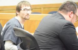 “El juez reduce el cargo de asesinato para un hombre de Eastpointe acusado de matar a su madre – Macomb Daily -“.