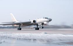 Se registró el vuelo de un bombardero H-6MW de la Fuerza Aérea China equipado con un nuevo vehículo aéreo no tripulado – .