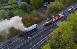 “Incendio de camión-remolque cierra la I-476 entre las salidas de Quakertown y Lehigh Valley -“.