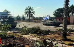 “Tanques israelíes entran en Rafah y toman el paso fronterizo con Egipto”.