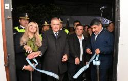 Jaldo inauguró dos comisarías en Lules
