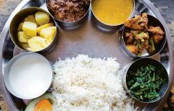 El thali no vegetal se vuelve costoso en abril a medida que aumentan los precios del pollo de engorde