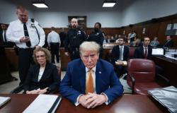Trump se enfrenta cara a cara con un testimonio que ha negado durante años