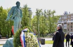 Presidente Díaz-Canel homenajea a Fidel en Moscú – Juventud Rebelde – .