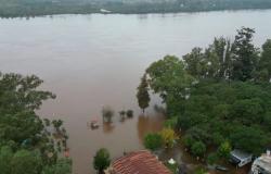 Más de 700 desplazados en Uruguay tras graves inundaciones en cinco provincias del país