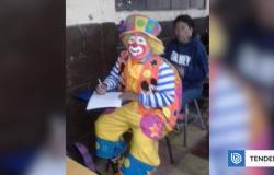 Estudiante de derecho llega disfrazado de payaso a rendir examen a Guatemala: “Puntos extra por esfuerzo”