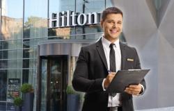 Toma un respiro antes de saber cuánto gana un conserje del hotel Hilton de Miami.