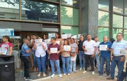 Empleados de la Dian en Santa Marta protestaron por anuncio de despidos masivos