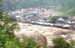“Las fuertes lluvias y los aguaceros apagaron los incendios forestales en Uttarakhand, pero muchas casas resultaron dañadas” .