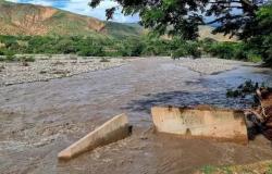 Derrumbe de puente dejó incomunicados a más de 7.000 habitantes en una zona del departamento del Huila