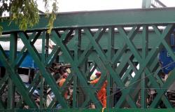Dirigentes ferroviarios responsabilizaron al Gobierno nacional por el accidente del tren San Martín