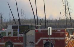 Los incendios forestales cerca de Fort McMurray crecen a 5.500 hectáreas, pero las llamas se expandieron al sur de la ciudad.