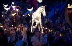 Miles celebran el regreso del verano en el Festival del Fuego de Bealtaine