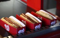 Una mirada franca a los precios de los hot dogs en los estadios de la MLB