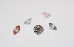 De Beers reduce los precios de los diamantes cultivados en laboratorio Lightbox -.