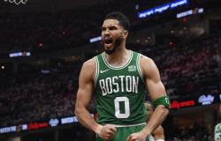 “Tatum y Brown dan un paso al frente para anotar 61 y llevan a los Celtics a una cómoda victoria en el tercer juego sobre los Cavaliers” .
