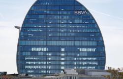 ¿Cuánta comisión cobran BBVA y Sabadell por tener cuentas bancarias?