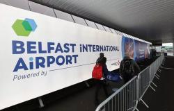 Opciones de estacionamiento en el Aeropuerto Internacional de Belfast y precios que incluyen estadías largas, estadías cortas y más.