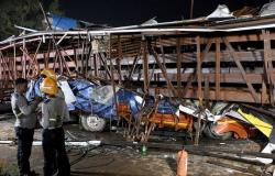 Cuatro muertos y 60 heridos al desplomarse cartelera