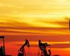 La producción mundial de petróleo cayó 1,2 millones de bpd en febrero
