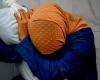 La imagen de un palestino con una niña muerta en brazos gana el World Press Photo
