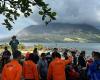 Erupción de volcán en Indonesia desencadena alerta de tsunami y evacuación masiva – .