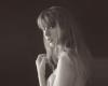 Lo que Taylor Swift dice sobre la ropa en su vídeo ‘Fortnight’: del vestido de novia de 6.000 euros al regreso del liguero | Moda
