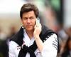 El jefe de Mercedes, Wolff, cree que “hay otros factores” por los que Verstappen podría dejar Red Bull