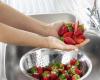 Por qué no deberías quitarles el tallo a las fresas antes de lavarlas