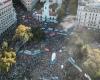 Miles de argentinos marcharon en defensa de la educación pública – .