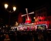 Se derrumbaron las aspas del molino de viento del emblemático cabaret Moulin Rouge