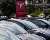Tesla anunció que está trabajando en “modelos más económicos” de sus coches eléctricos y en un robotaxi