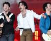 Los “Jonas Brothers” llegaron a la Argentina y tuvieron un tierno gesto con sus seguidores