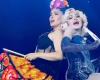 Salma Hayek revela que tenía MIEDO de subir al escenario con Madonna por este motivo