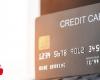 Banamex alerta a clientes con tarjetas de débito por cobro de comisiones en tiendas Walmart y Soriana
