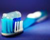 “No mojar el cepillo” y otros consejos de expertos para la salud bucal