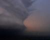 Fuertes tormentas azotan el Medio Oeste, incluidos tornados que destrozaron una instalación de FedEx