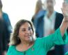 La presidenta de Perú, Dina Boluarte, acusada de haber dejado el cargo sin comunicarlo por cirugías estéticas