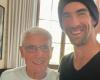 Michael Phelps honra al entrenador olímpico de natación Jon Urbanchek después de su muerte
