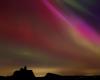 Deslumbrantes auroras boreales se muestran en todo el Reino Unido y los observadores del cielo estadounidenses esperan para presenciar la fascinante Aurora.