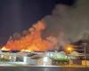 Incendio de gran estructura en Bathurst, NB, bajo control pero aún activo, dicen las autoridades – New Brunswick –.