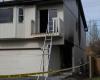 La policía ayuda en la investigación del incendio de una casa en East Anchorage que dejó 2 muertos