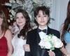 Suegra apareció con vestido transparente y se robó el show en la boda de una famosa actriz en Taiwán