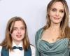 Angelina Jolie posa con su hija Vivienne en la alfombra roja de los premios Tony (y gana un premio)